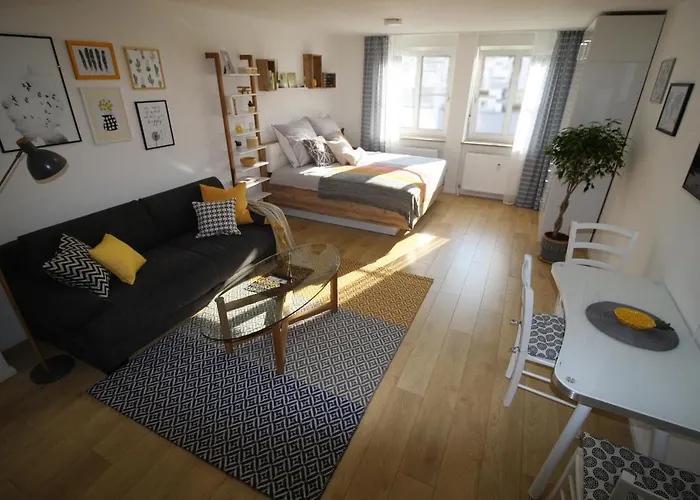 Old Town & Main Station City Apartment